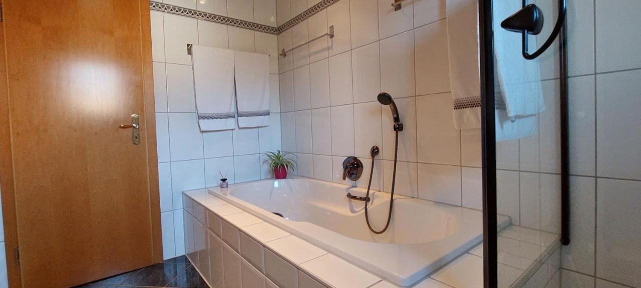 Ferienwohnung Odenwaldblick Momlingen Екстериор снимка